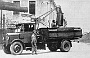 1930 Spazzini. Dalla raccolta dei rifiuti per la strada con la scopa alla vuotatura dei pozzetti stradali nell'autoelettrica 2 (Laura Calore)